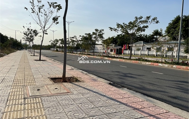 (Chính chủ) Cần bán gấp đất mặt tiền đường Trường Chinh (đường 81)
